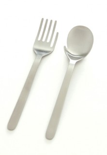 hand fork hand spoon 1 221x318 eat with your hands! Moe Furuyas Hand Fork & Hand Spoon