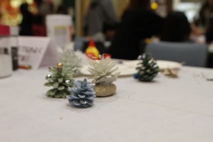 DIY pinecone christmas tree (19)