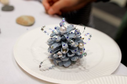 DIY pinecone christmas tree (24)