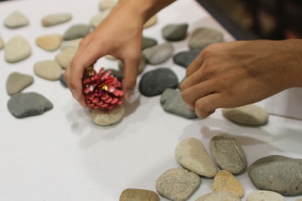 DIY pinecone christmas tree (8)