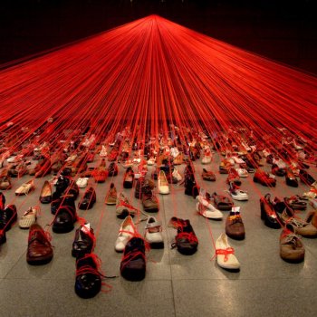 Over the Continents: Chiharu Shiota’s installation of 400 shoes connected with 4 miles of yarn