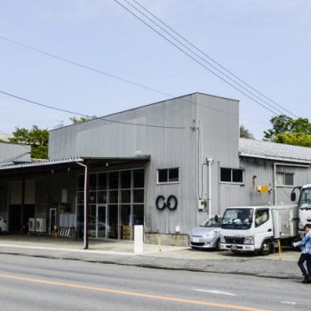 Cobuke Coffee: An Industrial Warehouse in Chiba Converted to a Coffee Shop