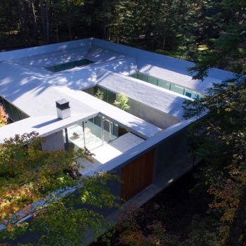 Karuizawa Home Turns Forest into Five Courtyards