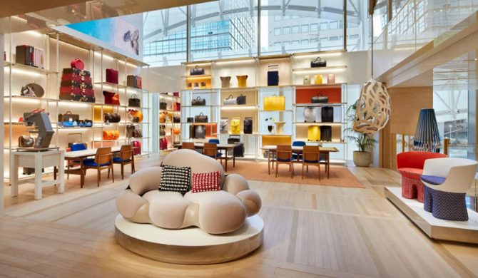 Louis Vuitton Flagship Store #Retail #Store #Windows  Louis vuitton  online, Cheap louis vuitton handbags, Champs elysees