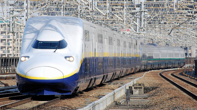 800px-E4+E3_1000_omiya