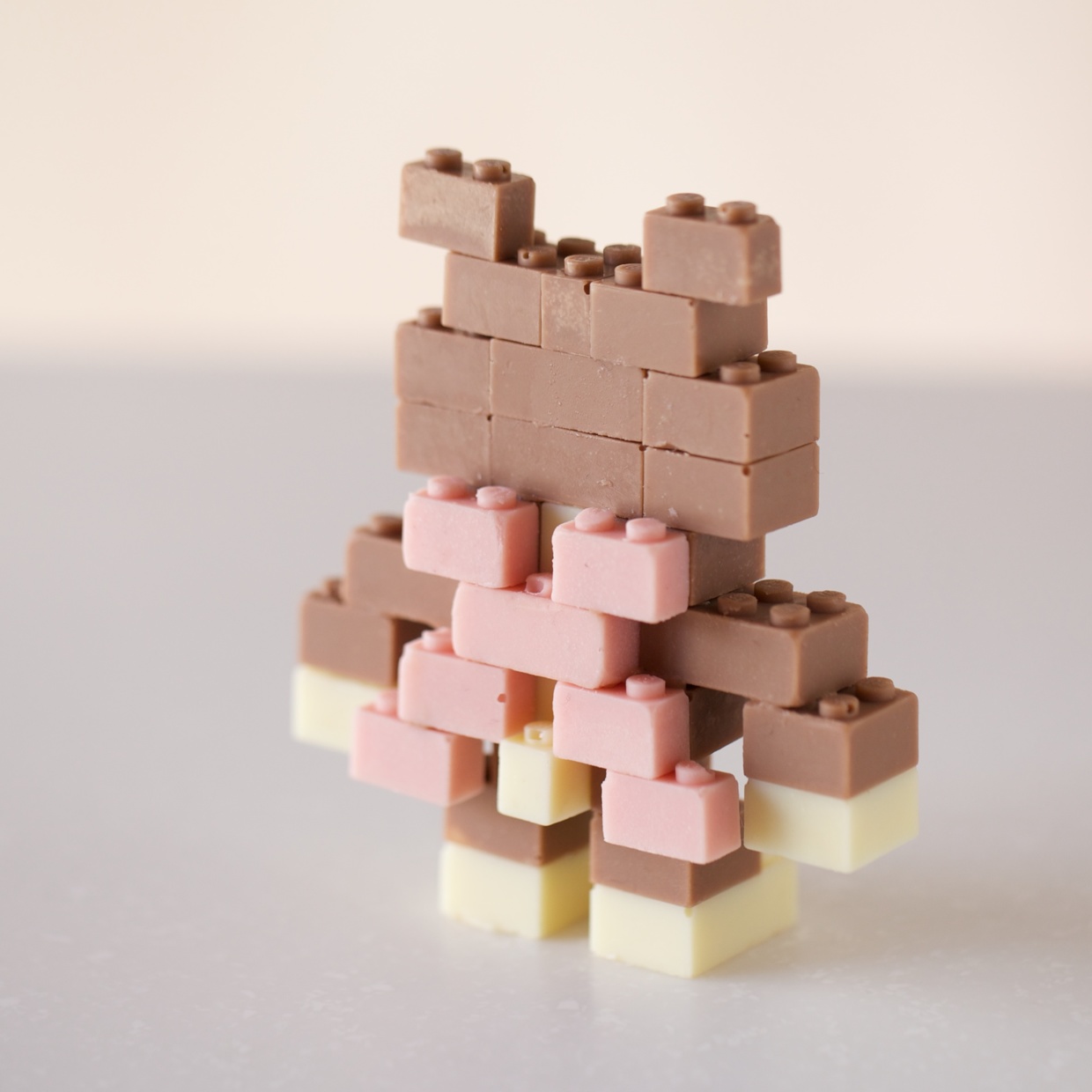 Akihiro-Mizuuchi-chocolate-LEGO-bear (4)