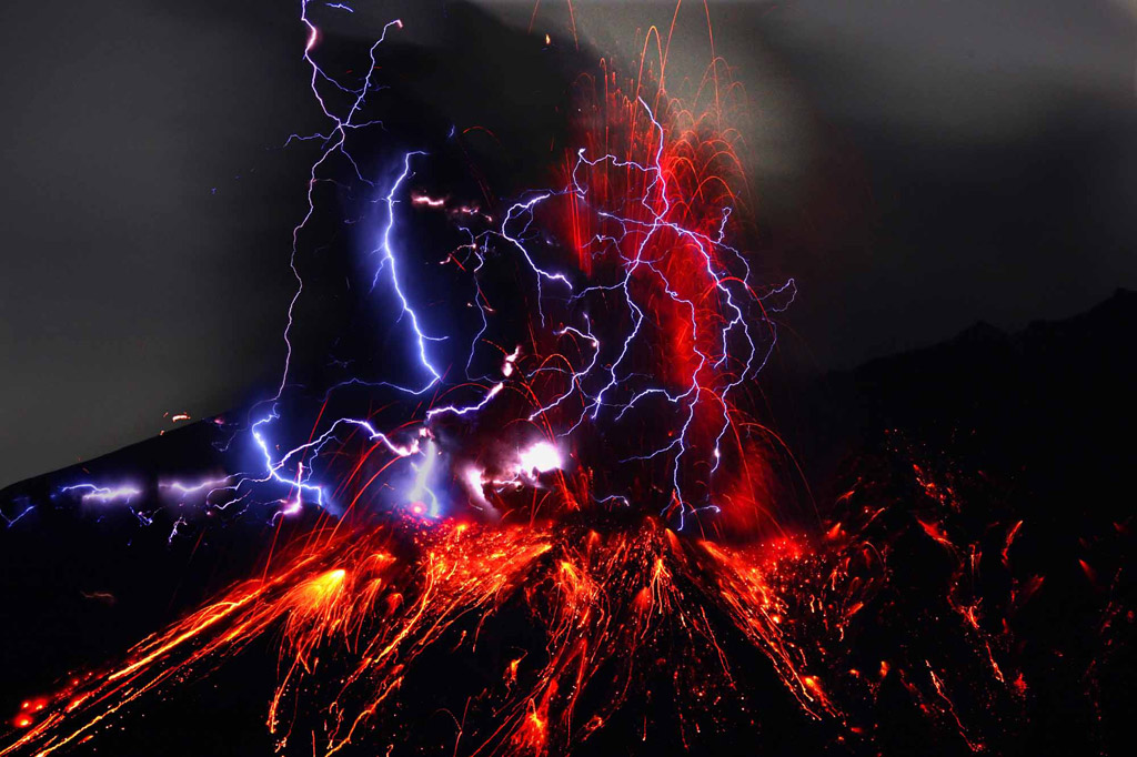 takehito miyatake volcano lightning