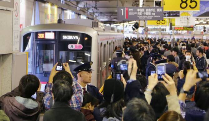 Daikanyama station tracks move underground