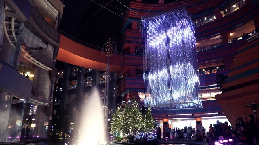 teamlab crystal tree at canal city