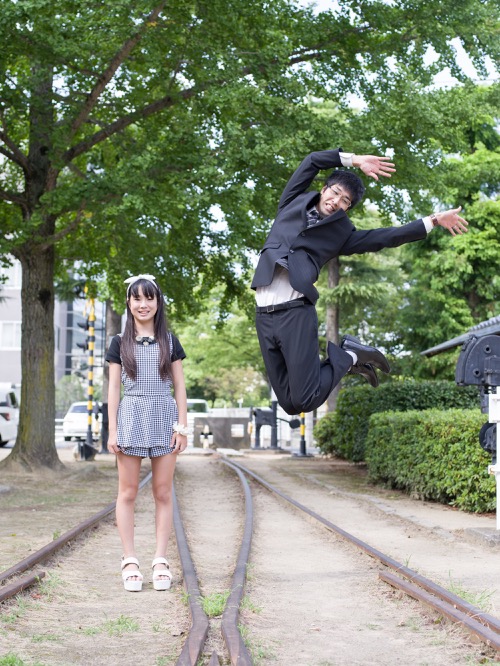jumping salarymen