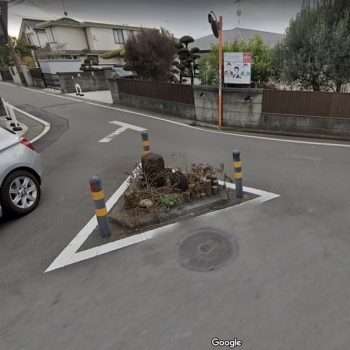 Exploring Japan’s Historical Landmarks and Shrines in the Middle of Streets