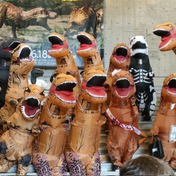 The Tottori Museum Invited Visitors to See Their Tyrannosaurus Exhibition, Dressed Up as Tyrannosauruses